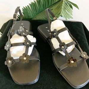 Jessica Black flower Sandal! Size 8d